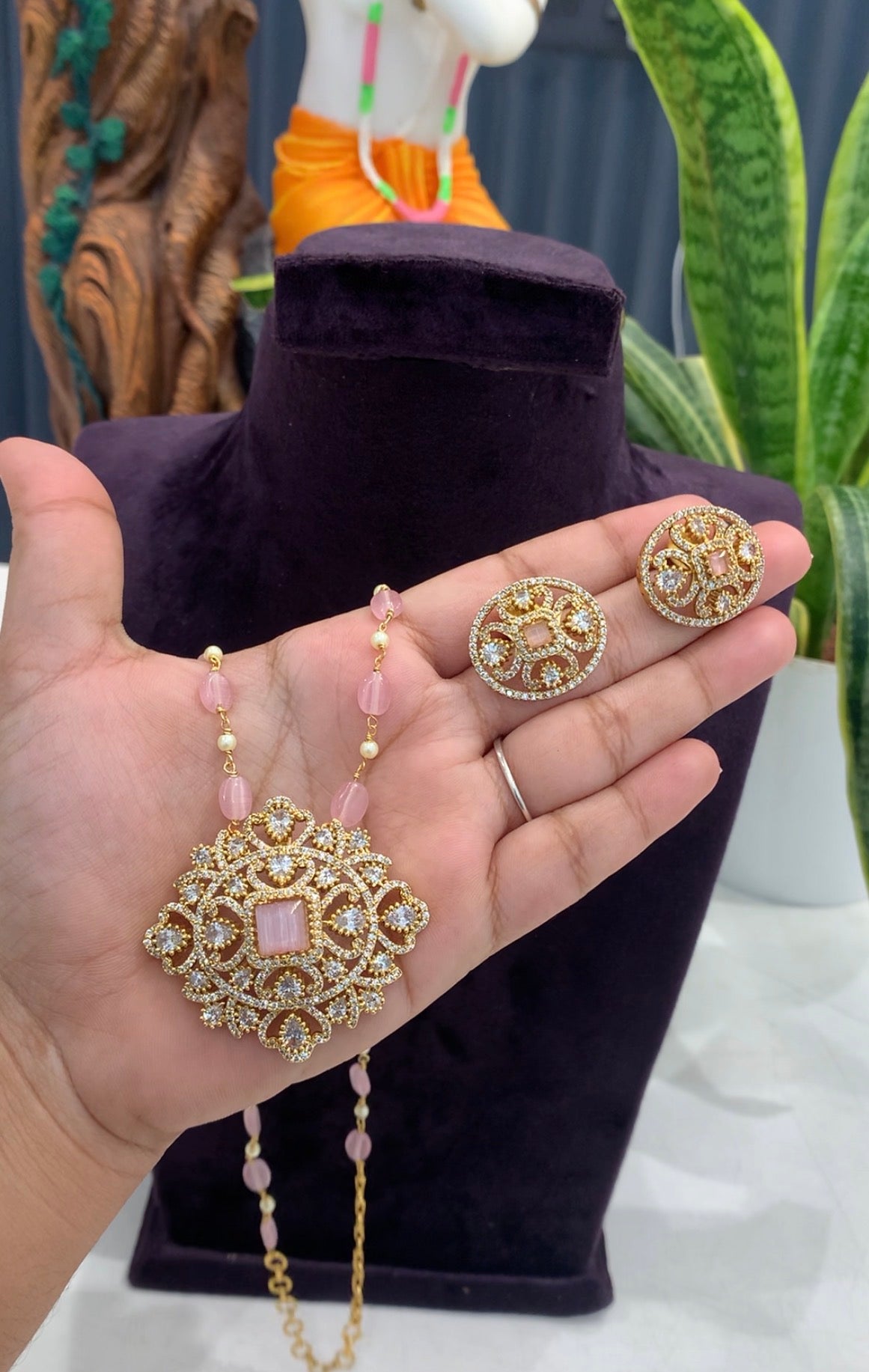 Beautiful customised beads set 24inchs
