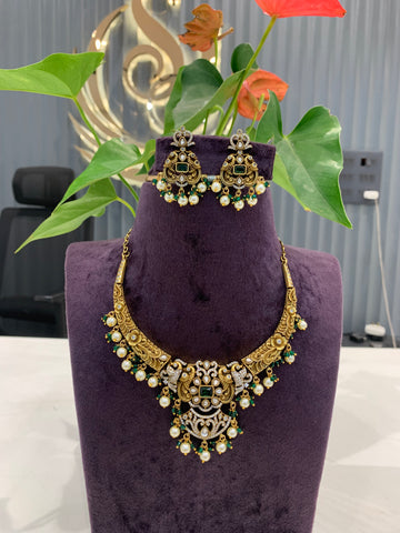 Beautiful mehandhi polish necklace