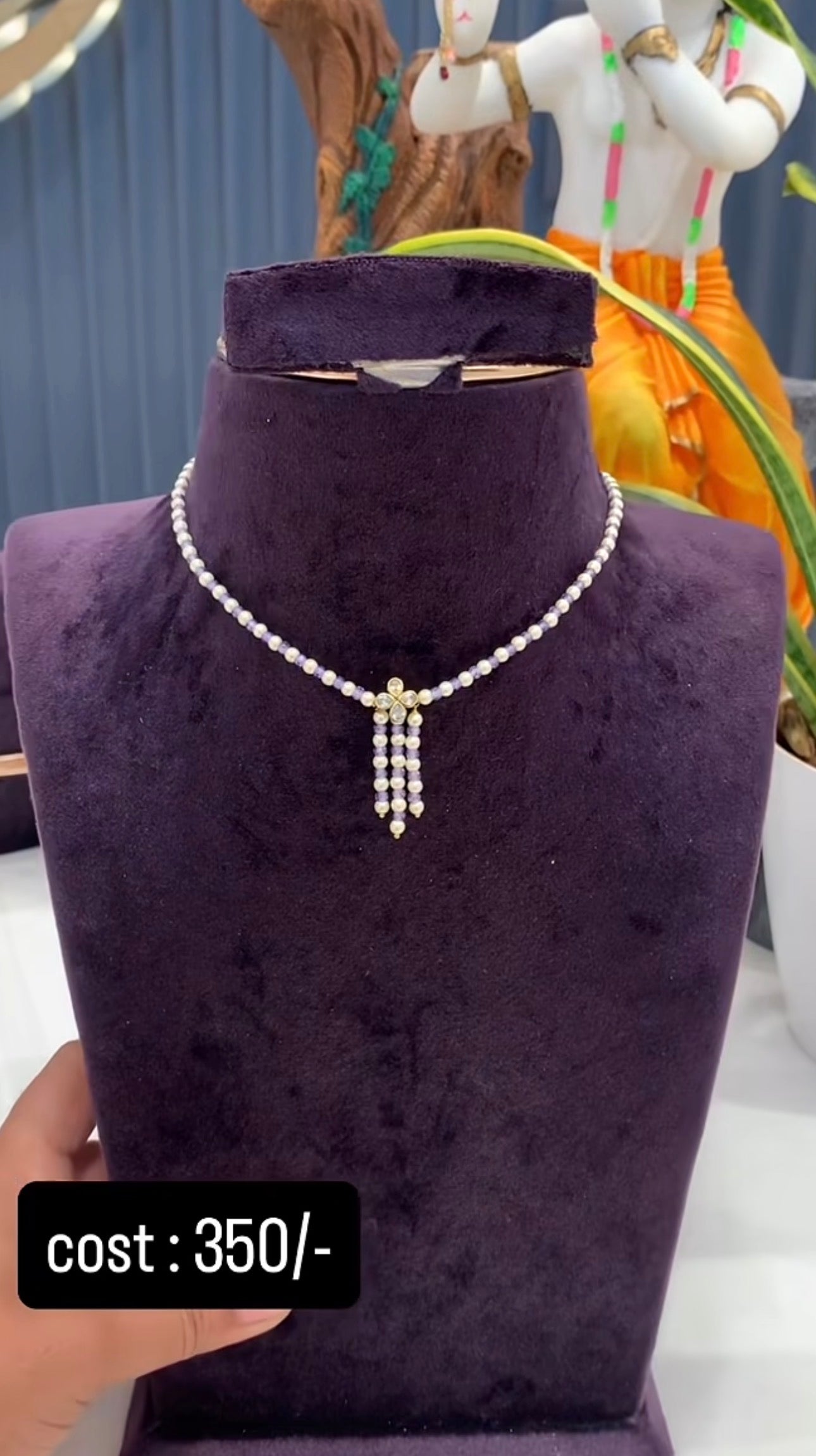 Beautiful customised chocker set
