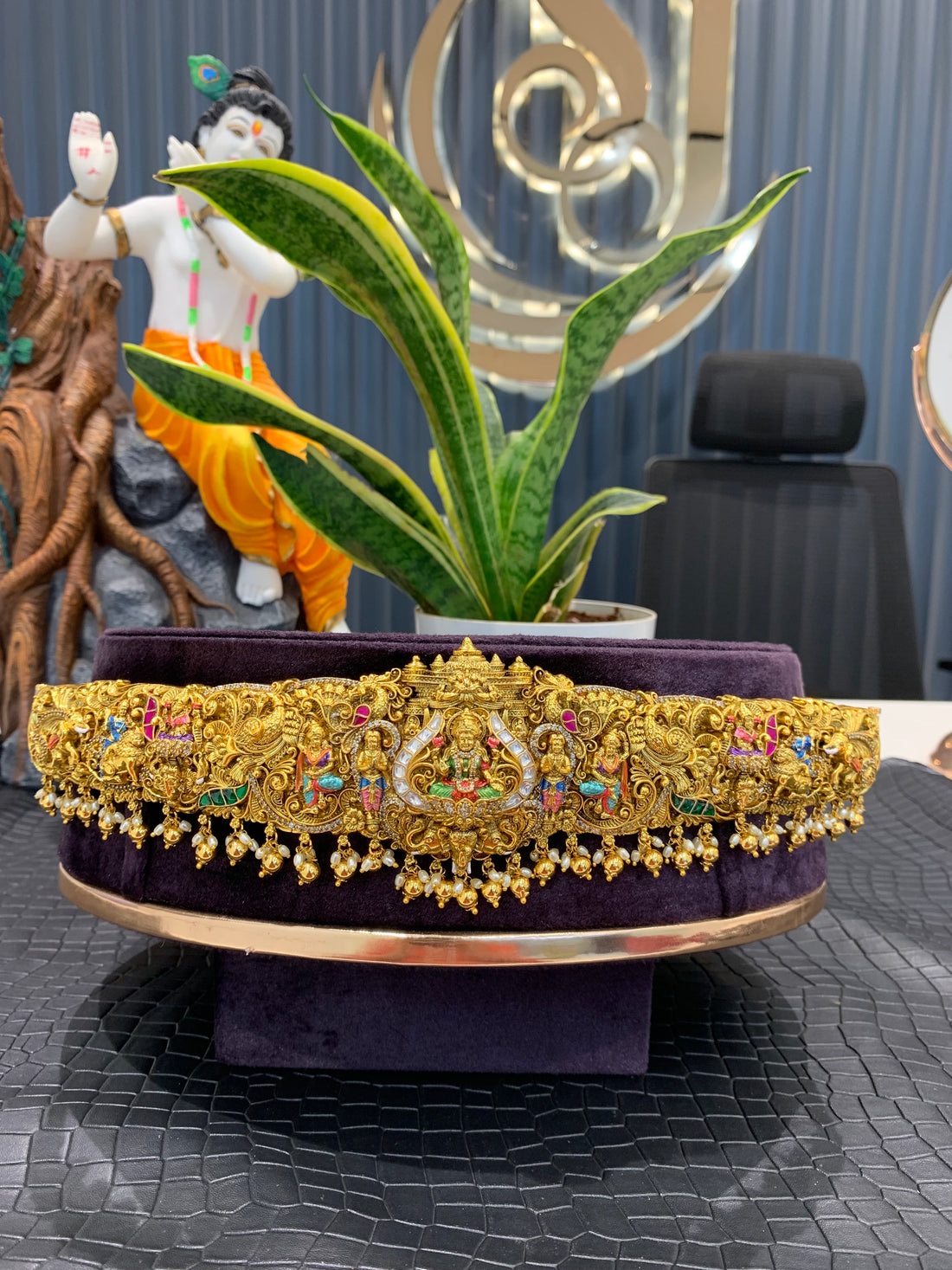 Beautiful meenakari with jadav stone traditional vaddanam