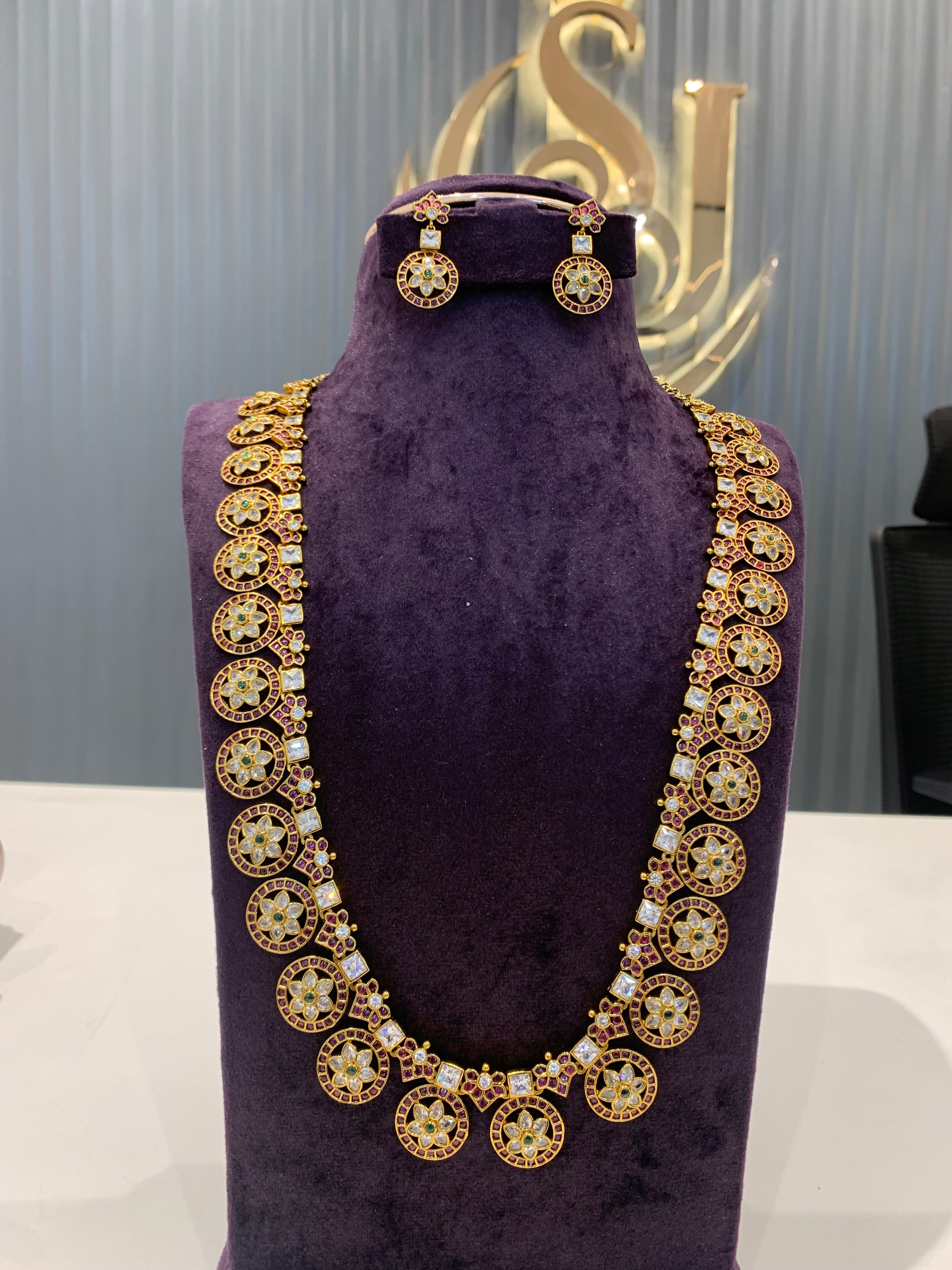 Beautiful trendy Bottu Mala haram