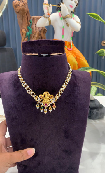 Beautifu customised 3 line chocker with traditional locket