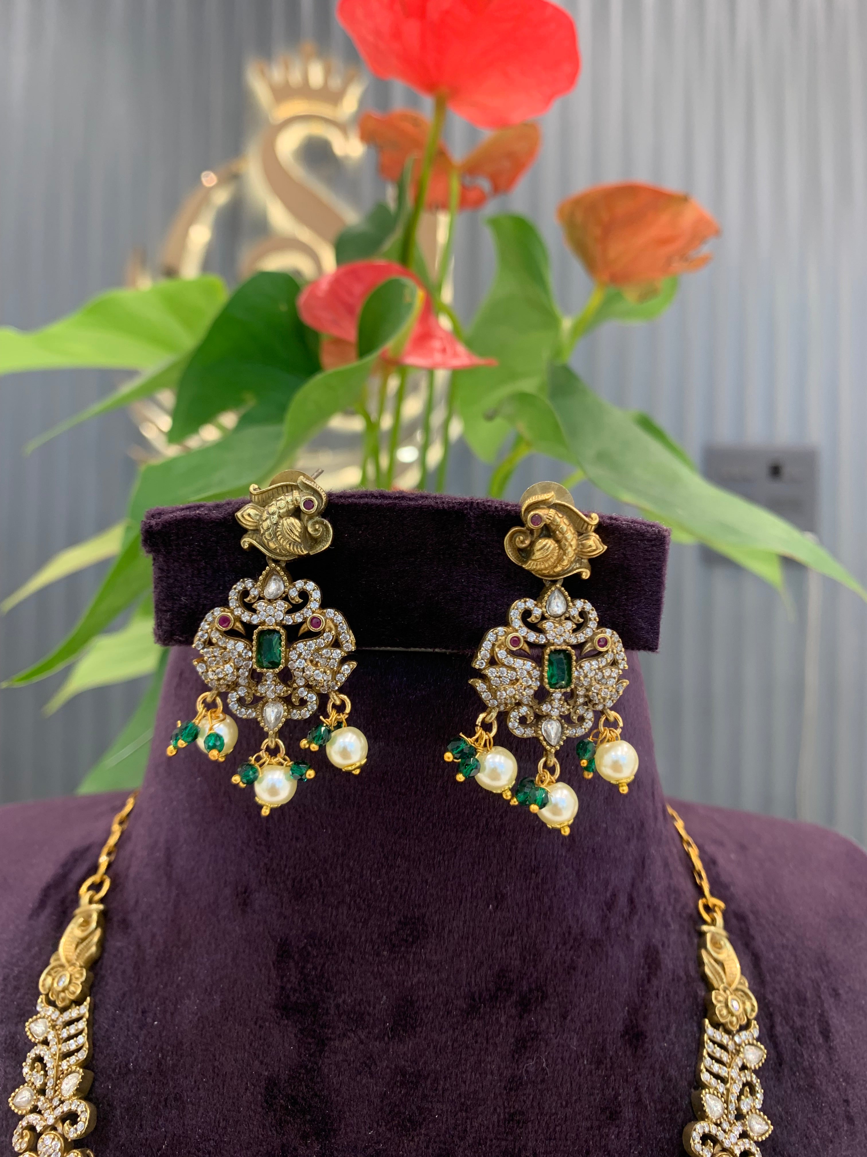 Beautiful mehandhi polish neckset