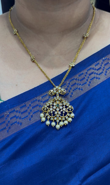 Beautiful simple chain set