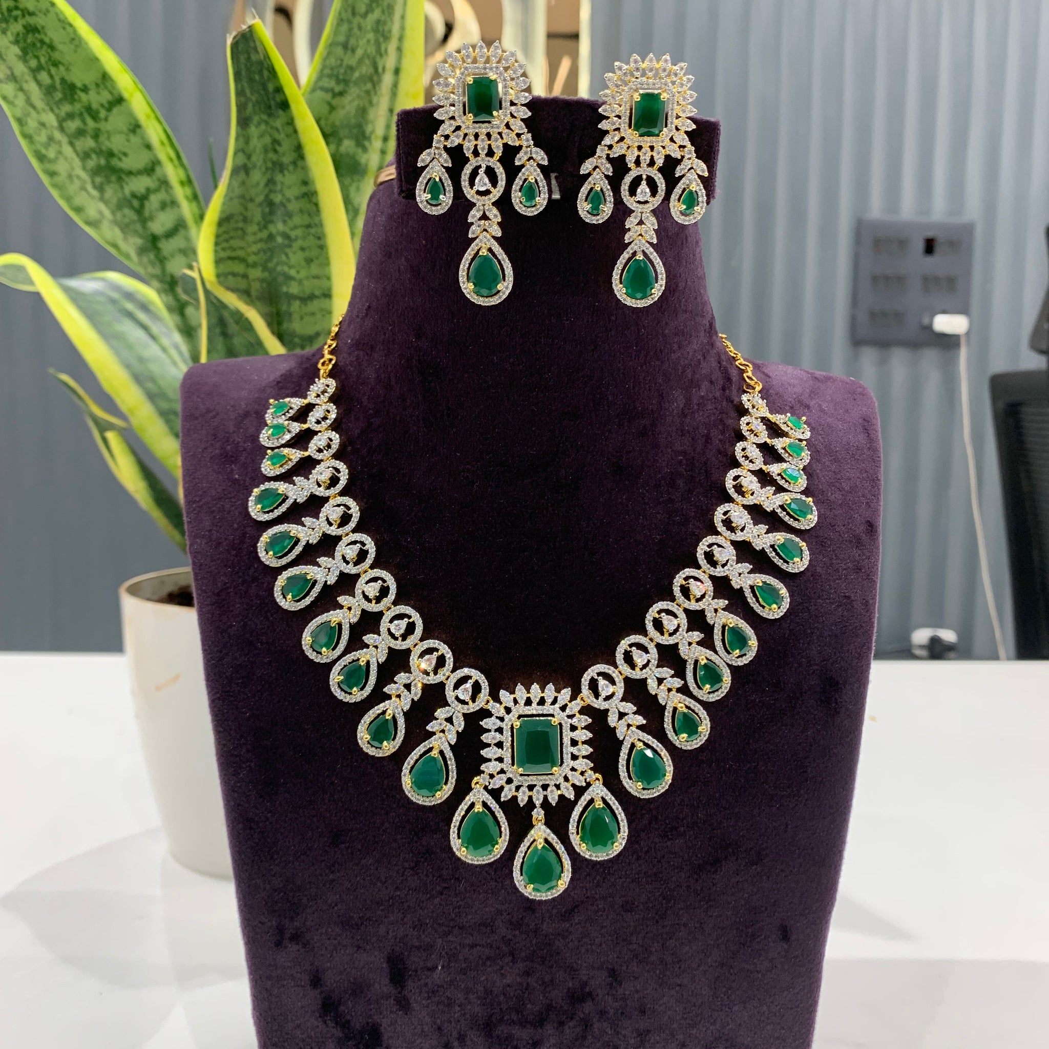 Beautiful GJ neckset