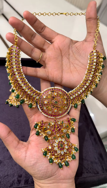 Beautiful kempu style necklace