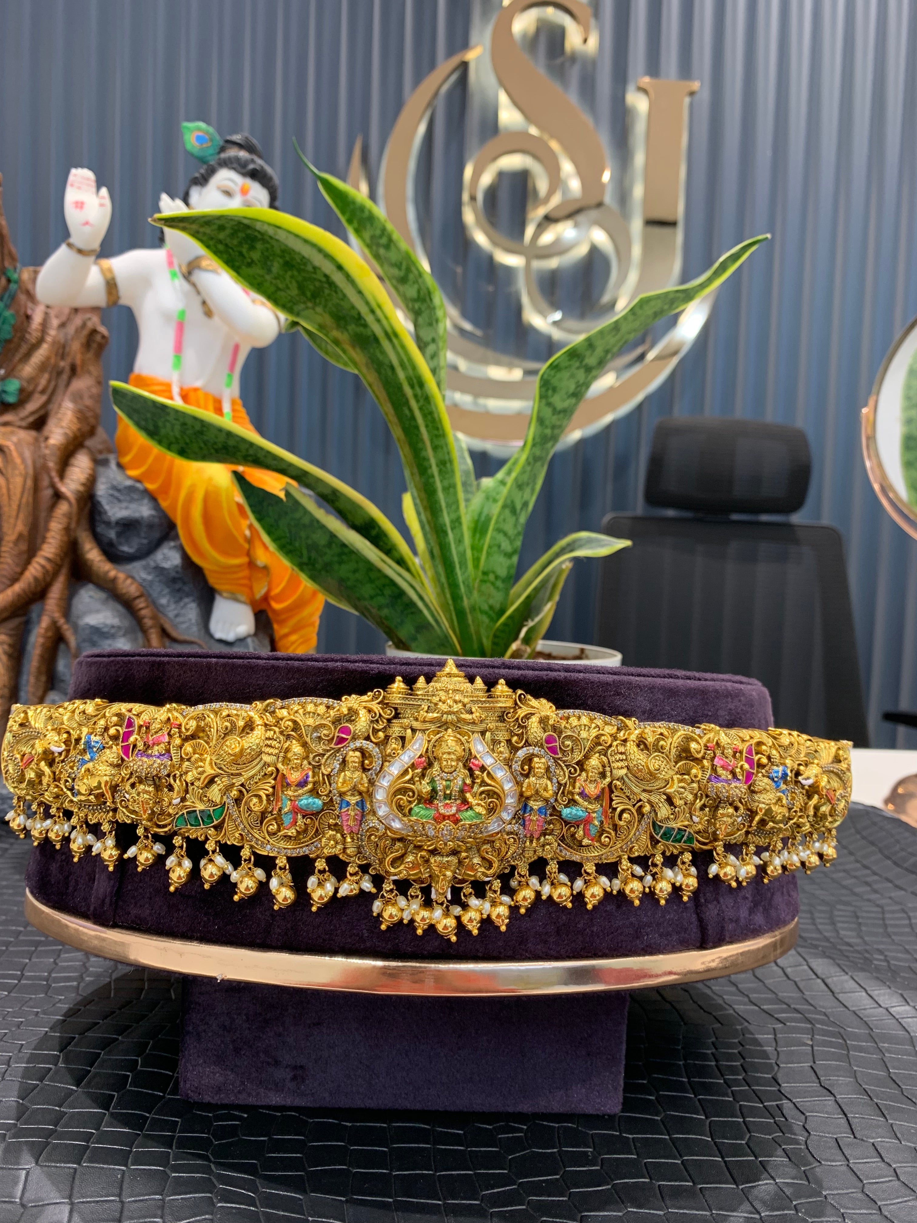 Beautiful meenakari with jadav stone traditional vaddanam
