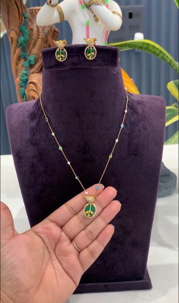 Beautiful parrot locket with Simple chain