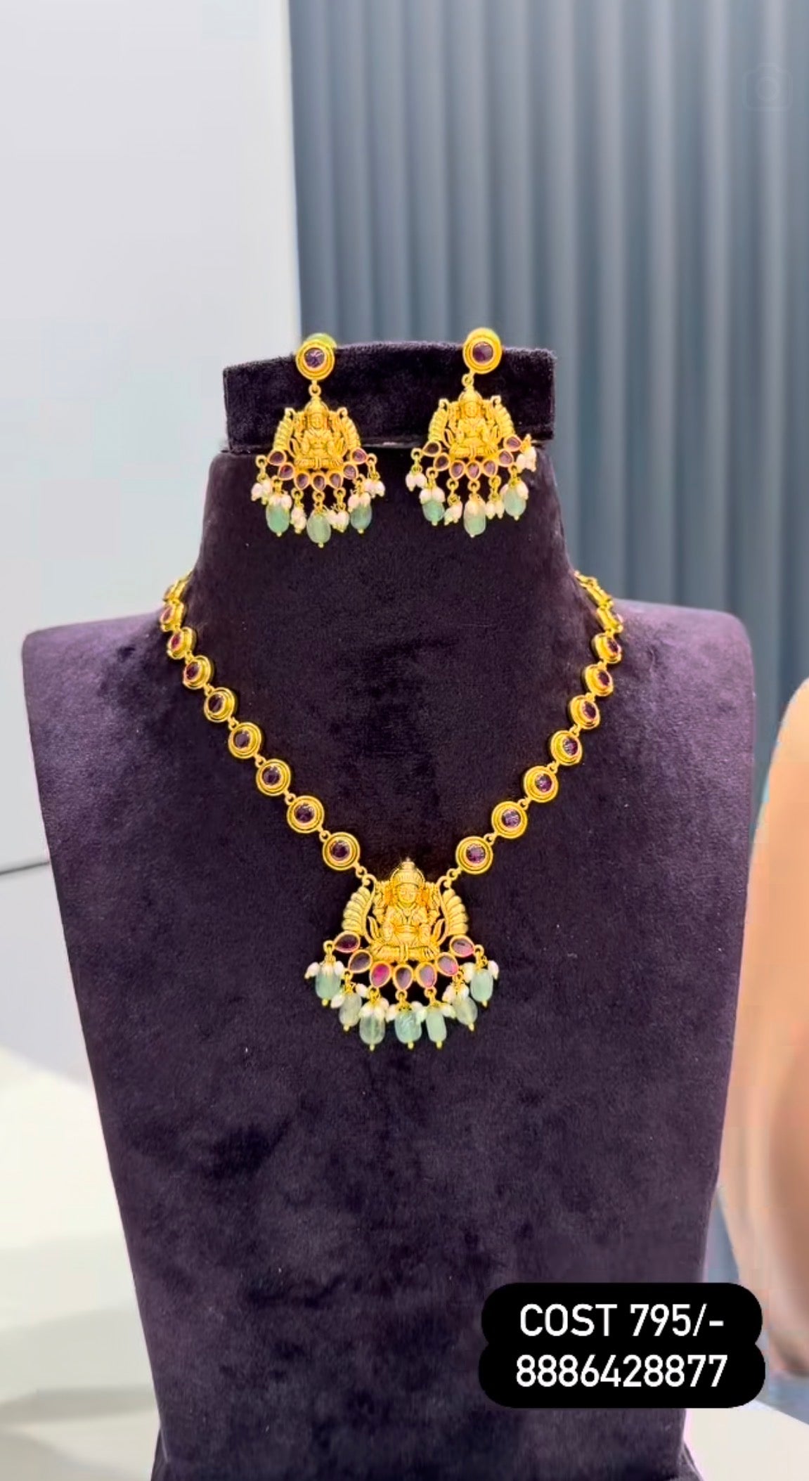 Beautiful simple traditional necklace