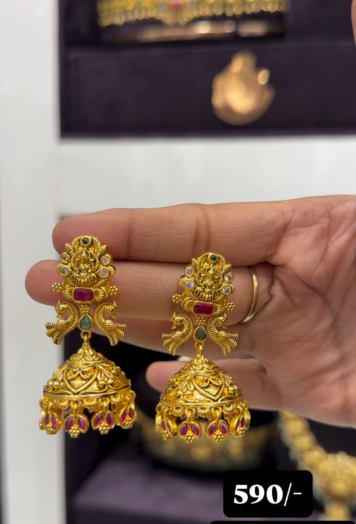 Beautiful nakshi jumkies