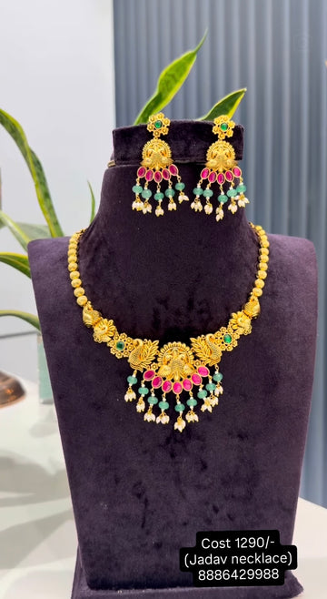 Beautiful simple jadav necklace