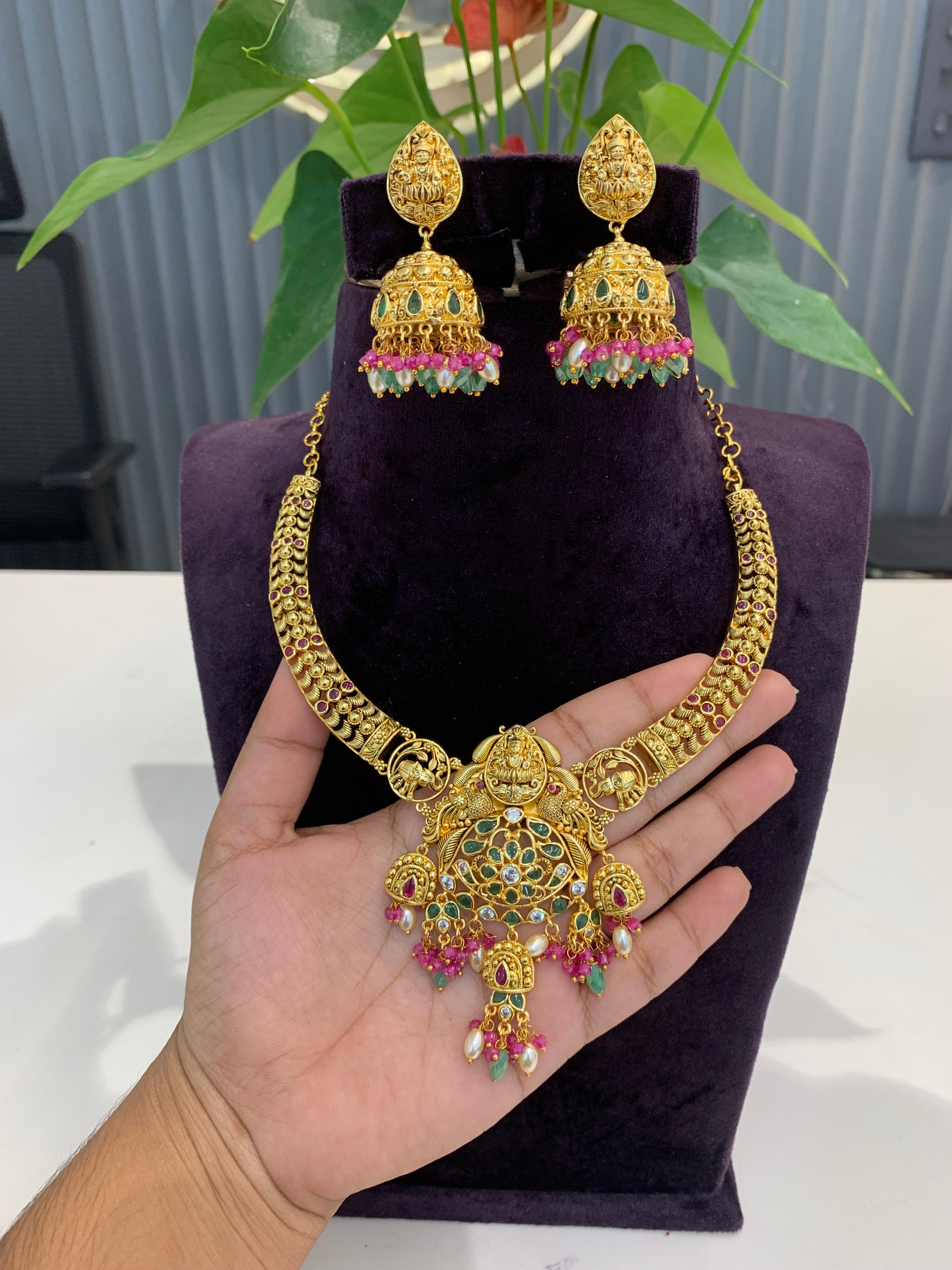 Beautiful kanti pattern necklace