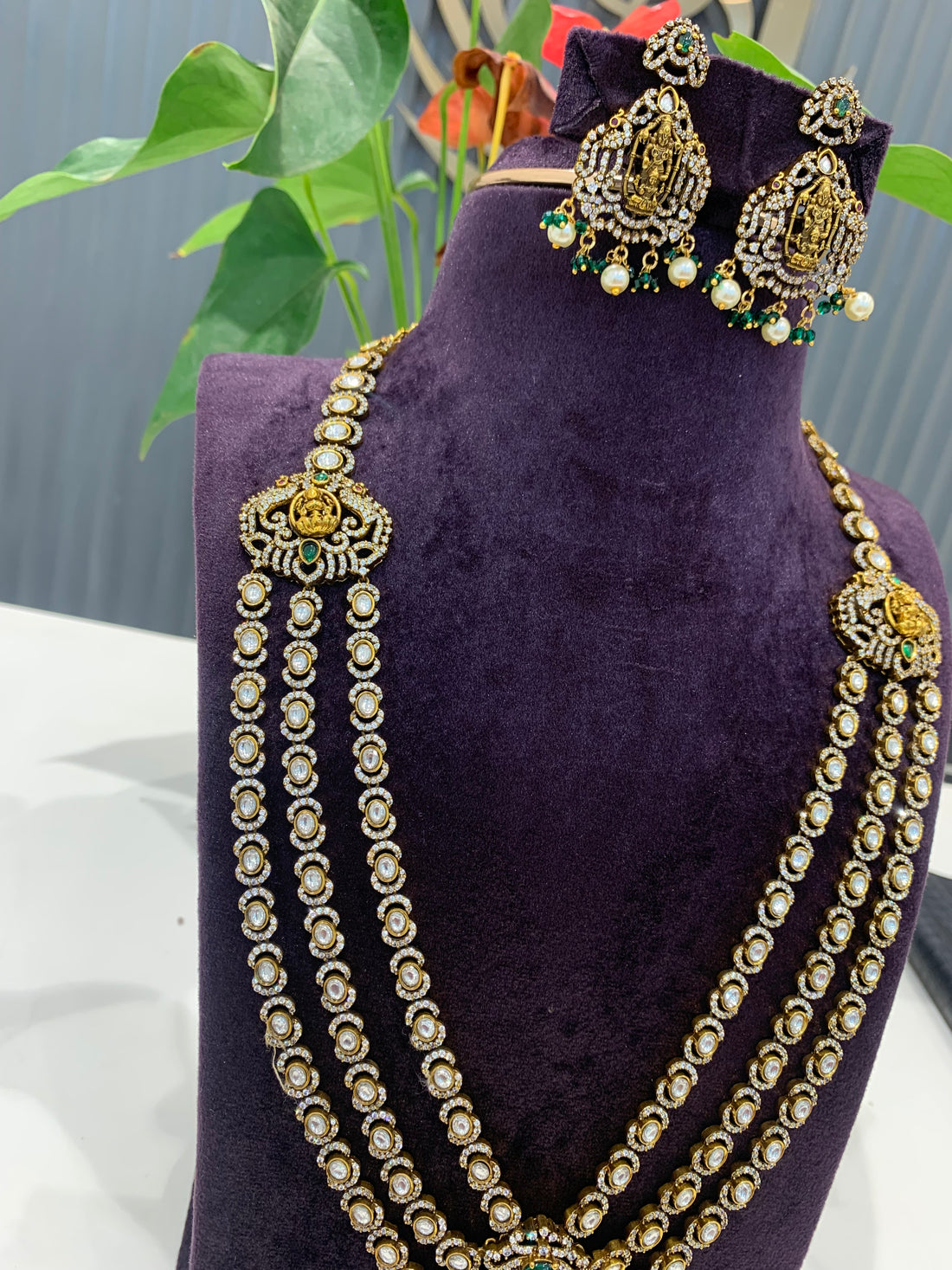 Beautiful traditional customised long haram mehandhi polish