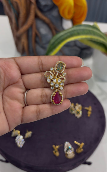 Beautiful pendant with backhook