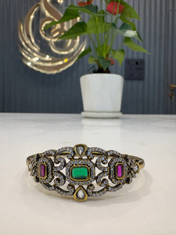 Beautiful kada bracelet mehandhi polish