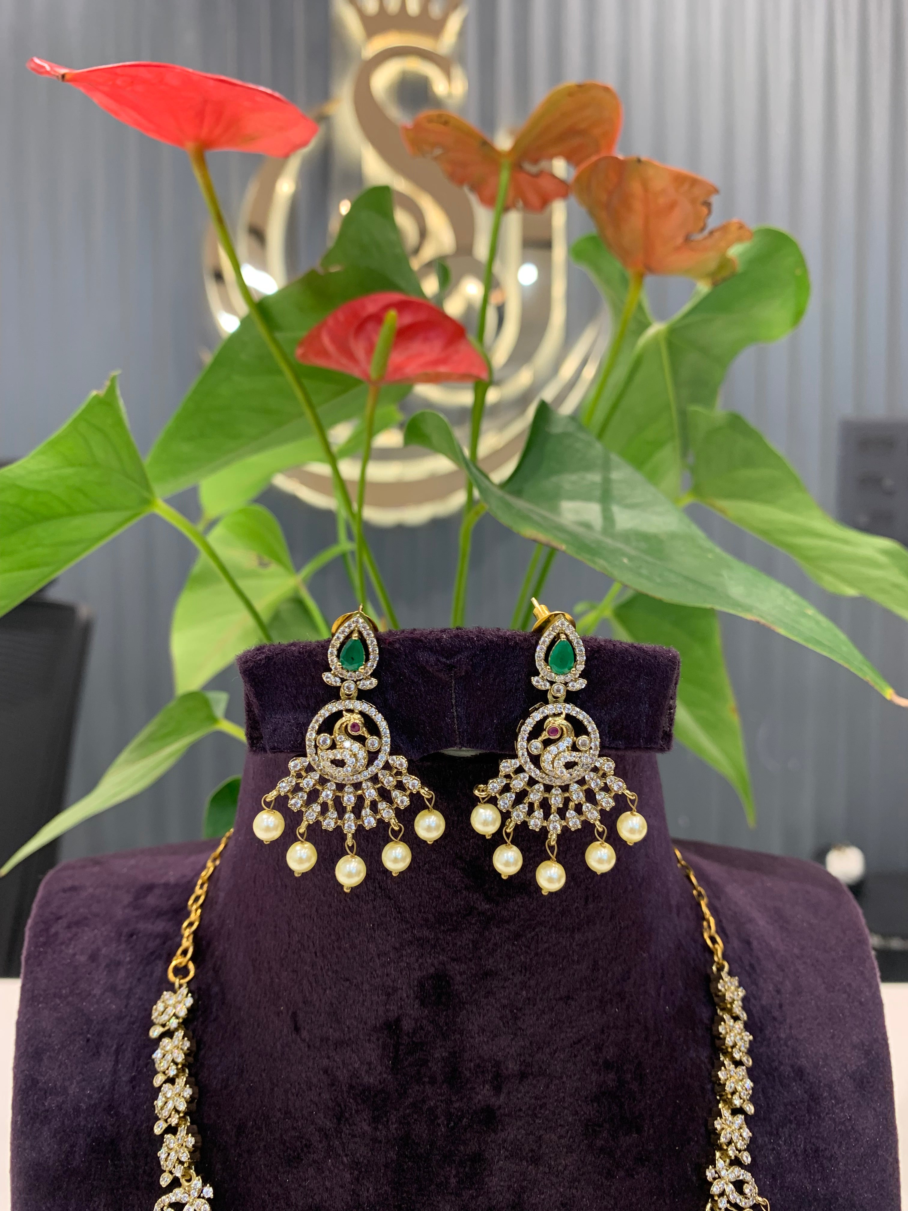 Beautiful mehandhi polish necklace