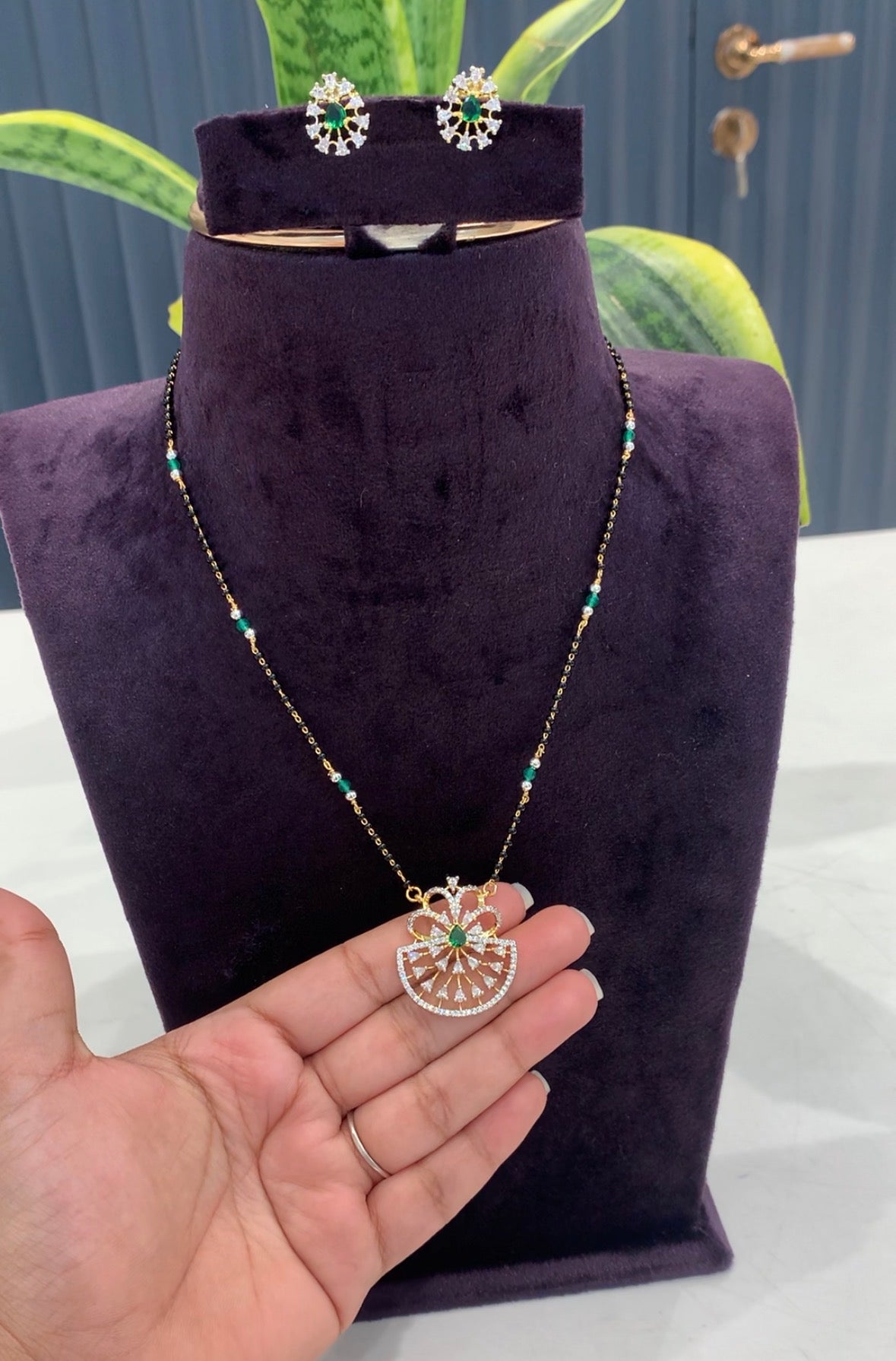 Beautiful Pendent set with blackbeads (18 inches)