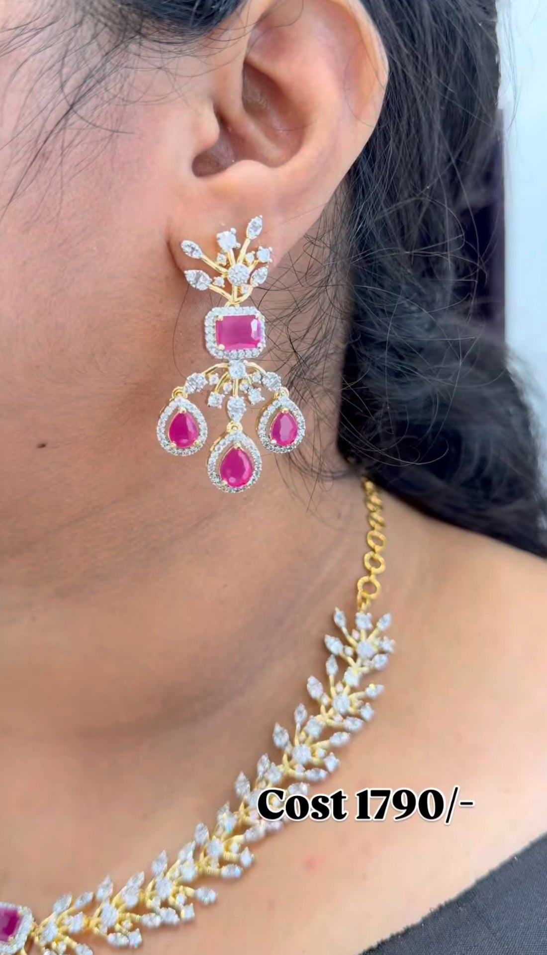 Beautiful GJ necklace