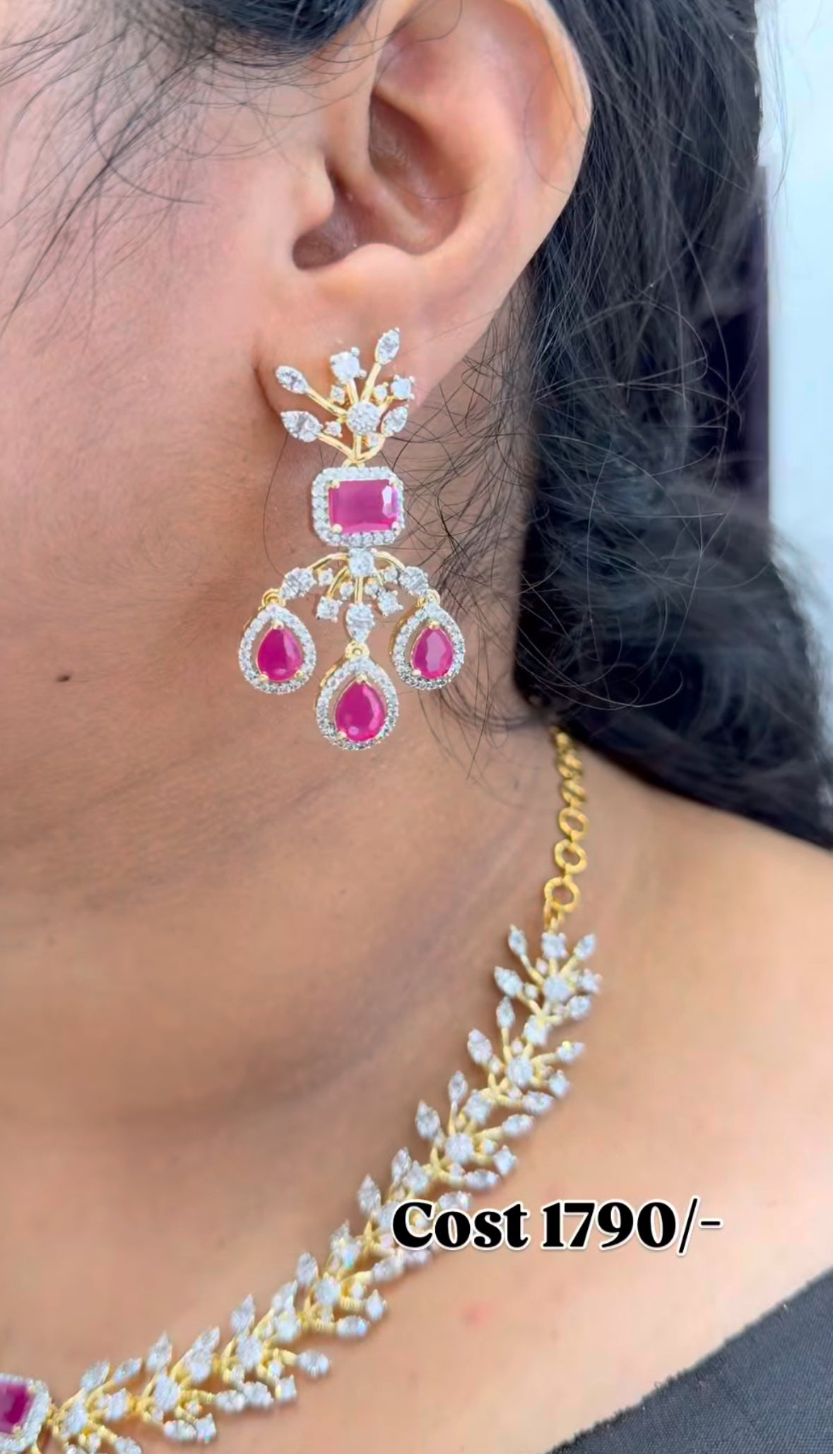 Beautiful GJ necklace