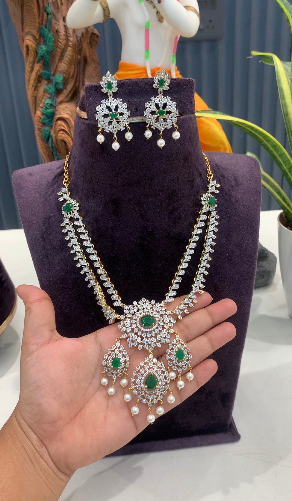 Beautiful Gj necklace