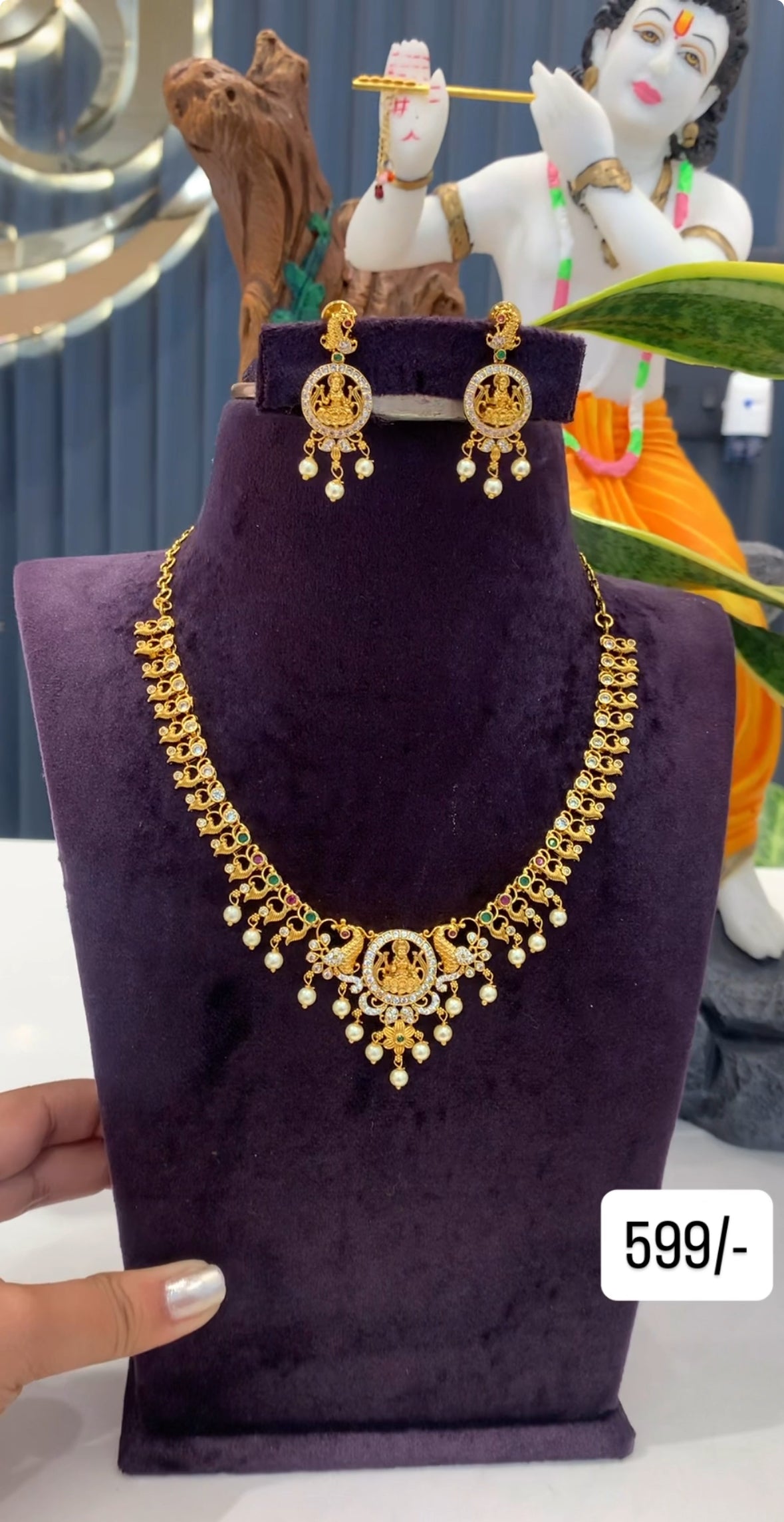 Beautiful traditional simple Necklace