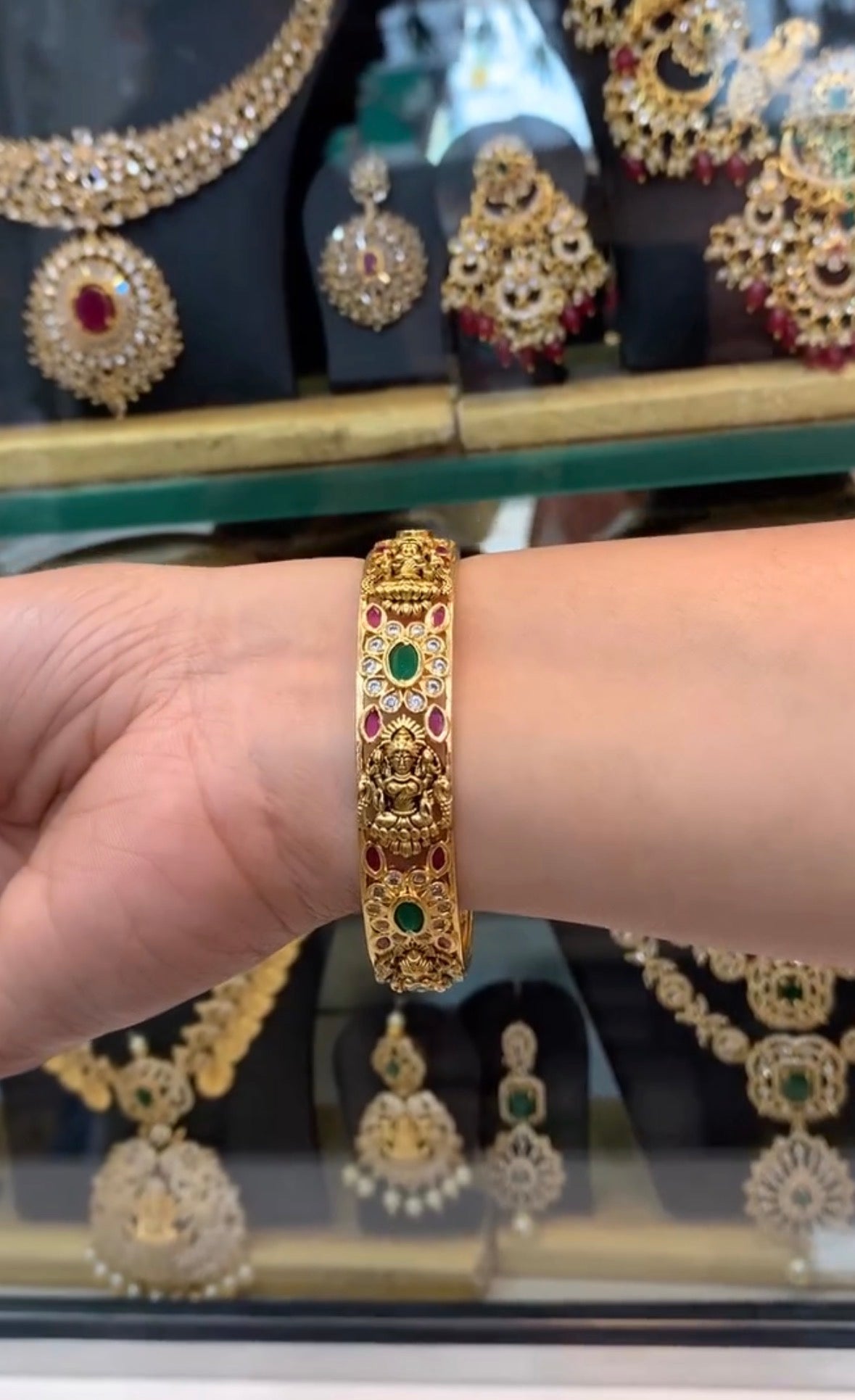 Beautiful nakhi single bangle