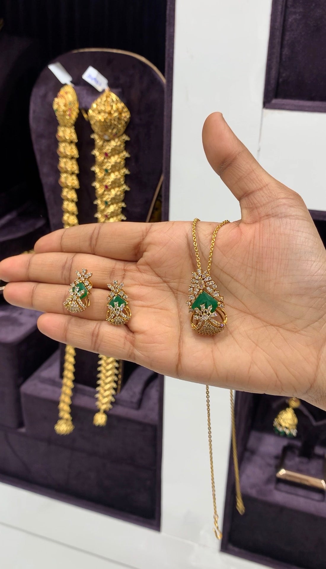 Beautiful Pendant Chain