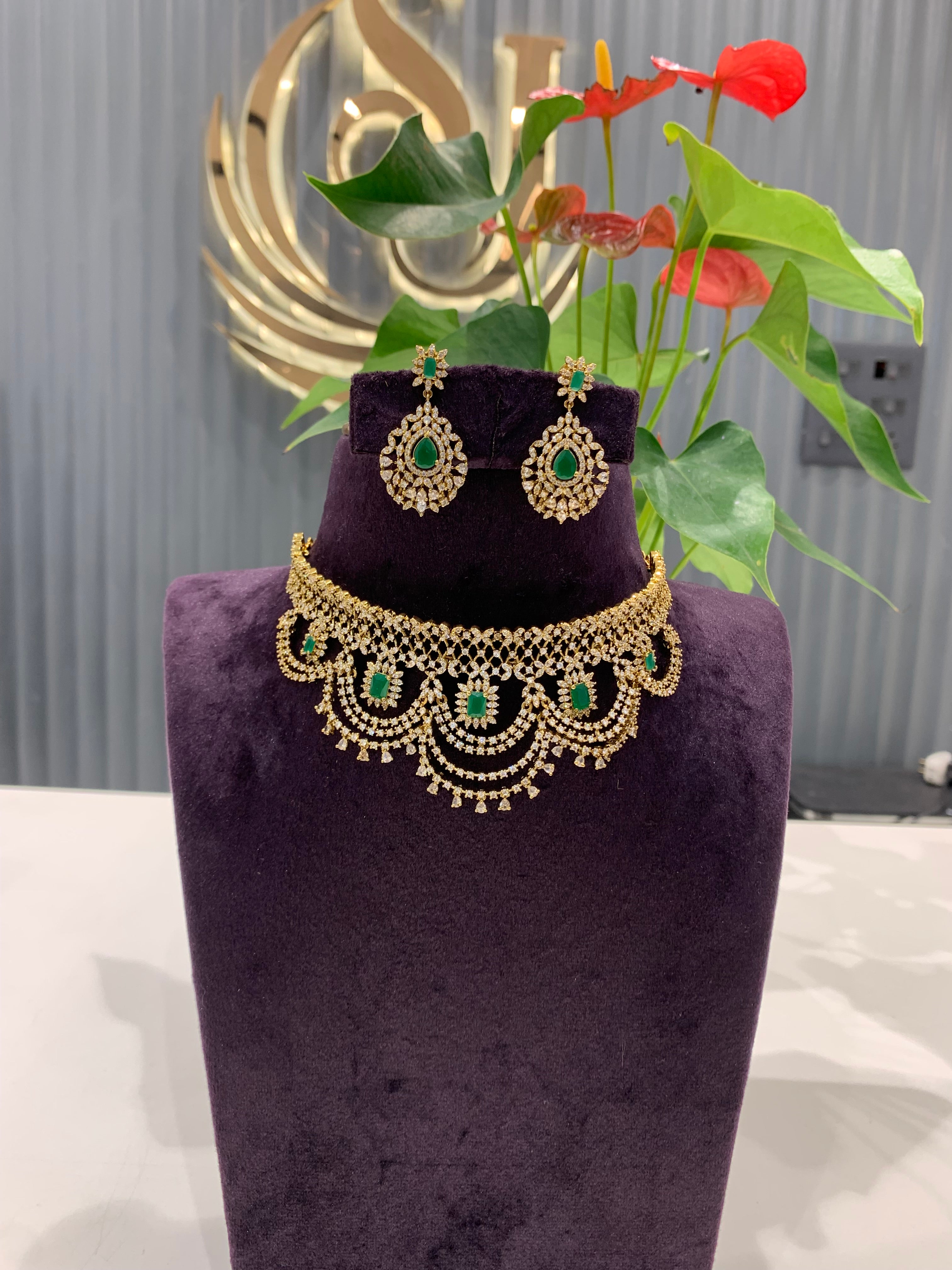 Beautiful chocker set