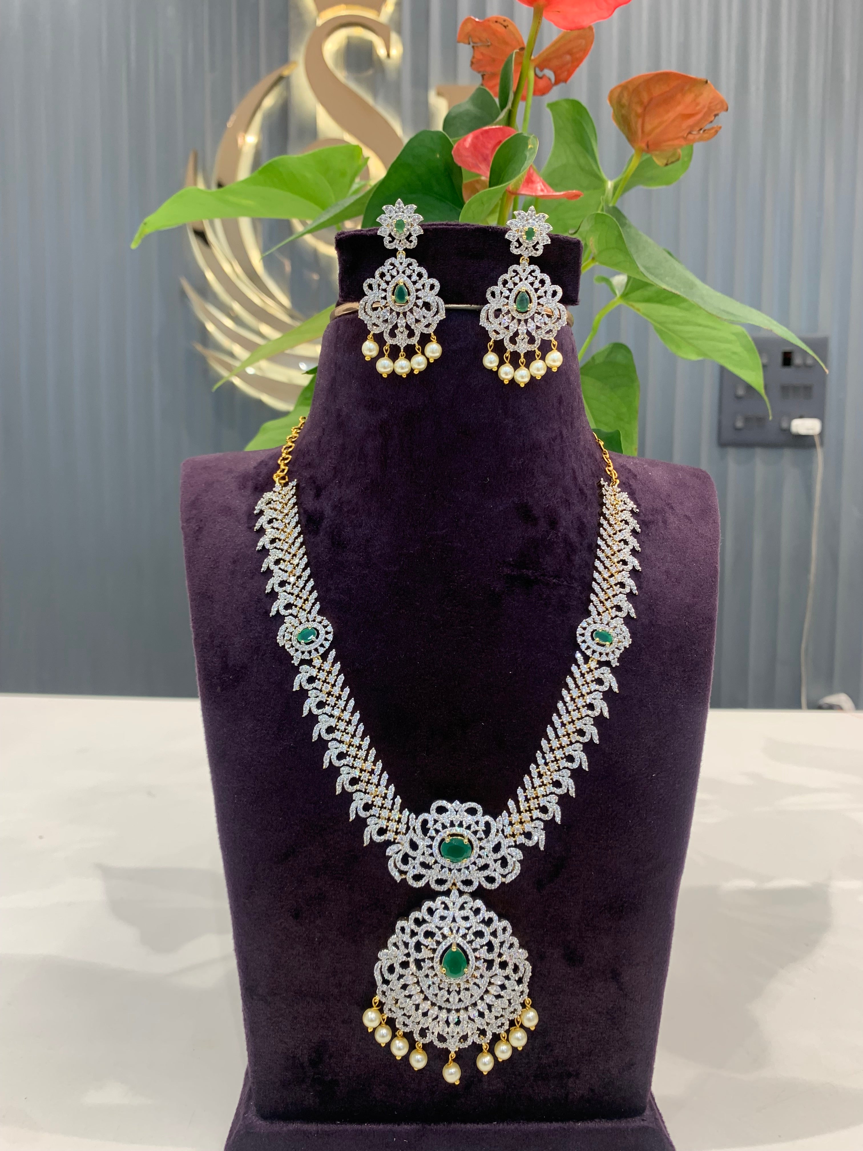 Beautiful GJ necklace