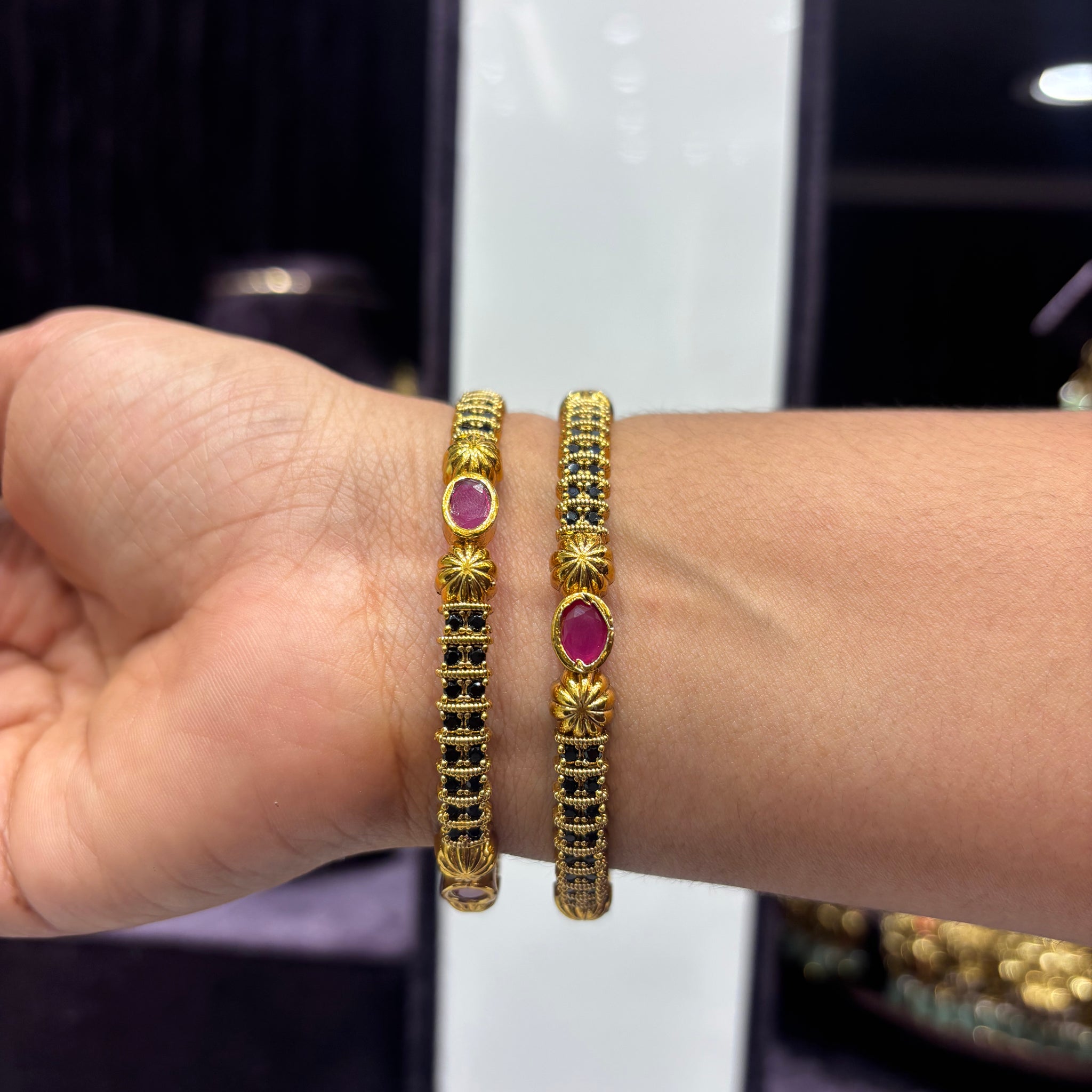 Nakshi Balck Stone Bangles