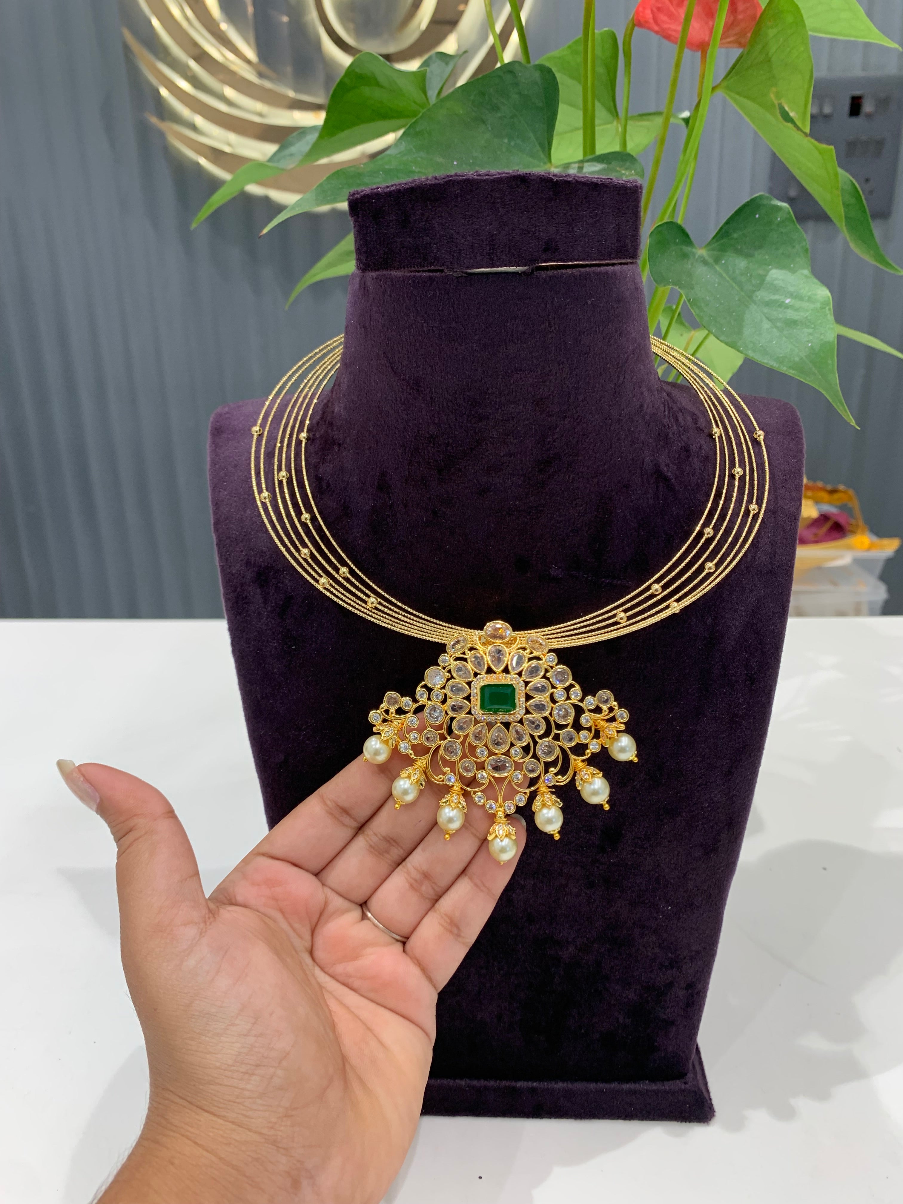 Beautiful trendy hasli set with beautiful pedant