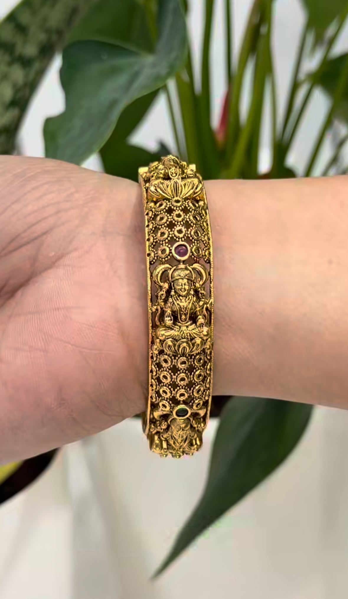 Beautiful single openable bangle(freesize)