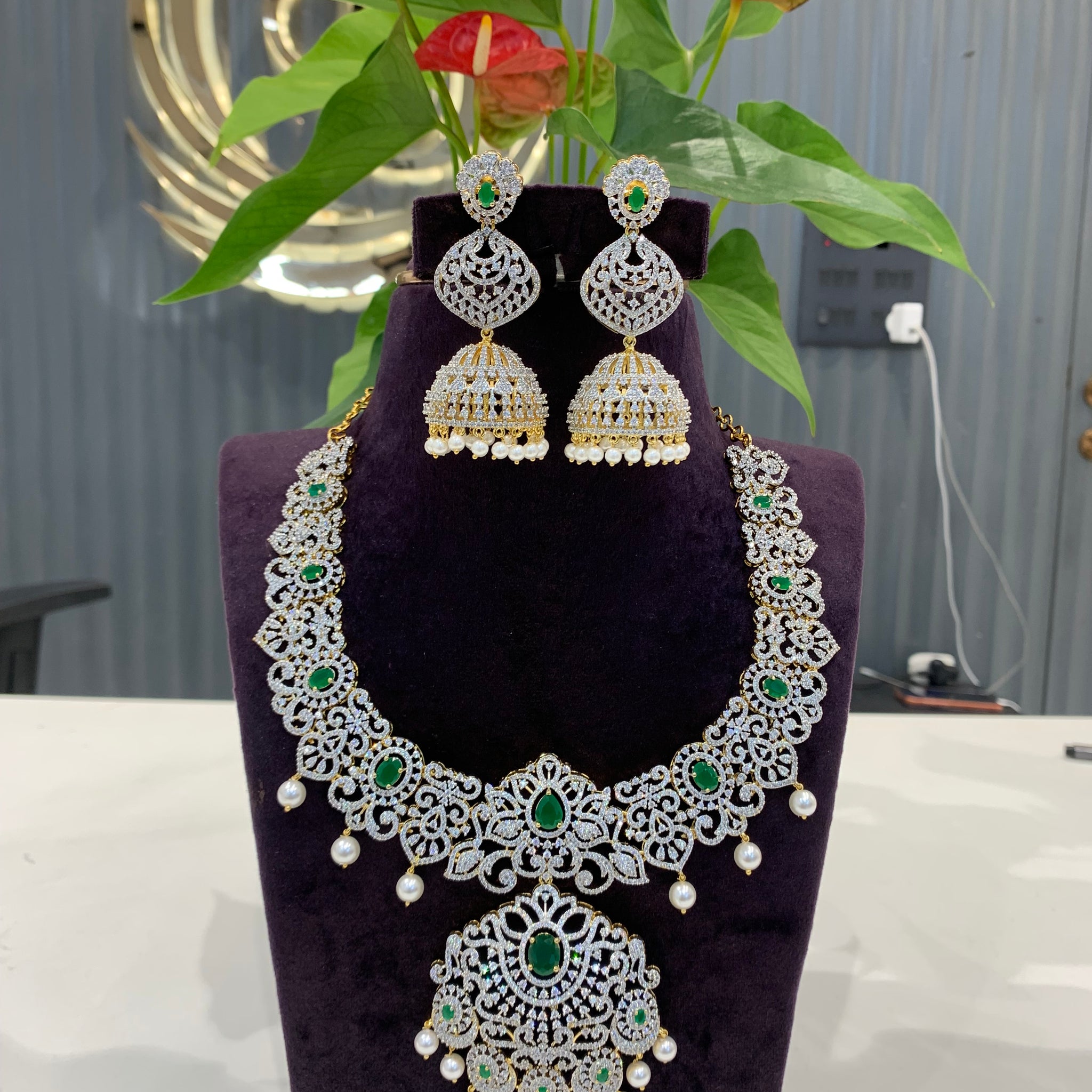 Beautiful GJ heavy neckset