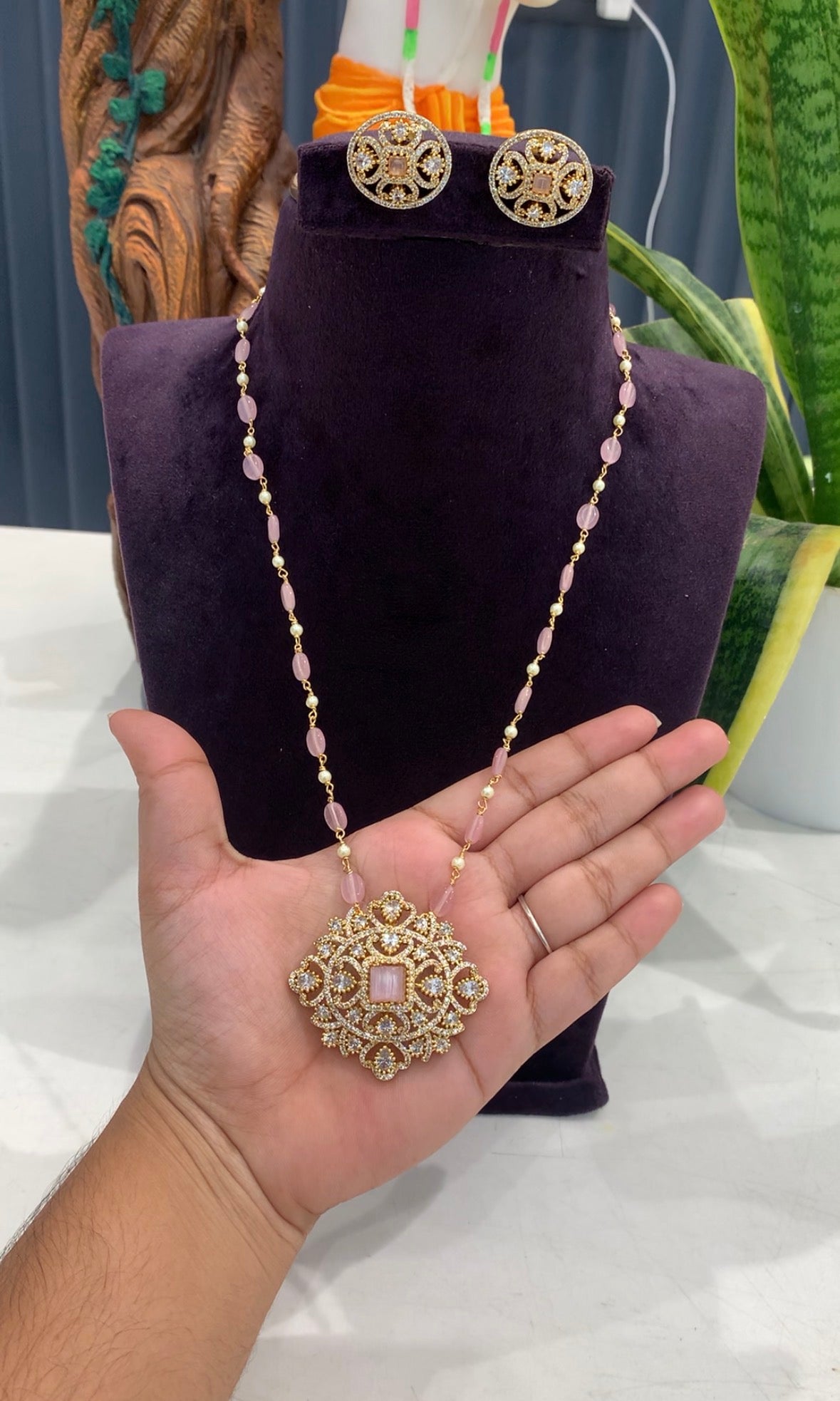 Beautiful customised beads set 24inchs