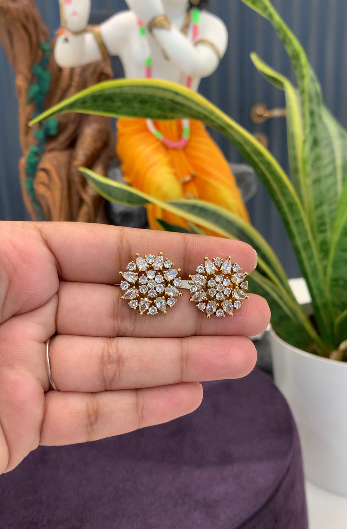 Beautiful screwback earrings