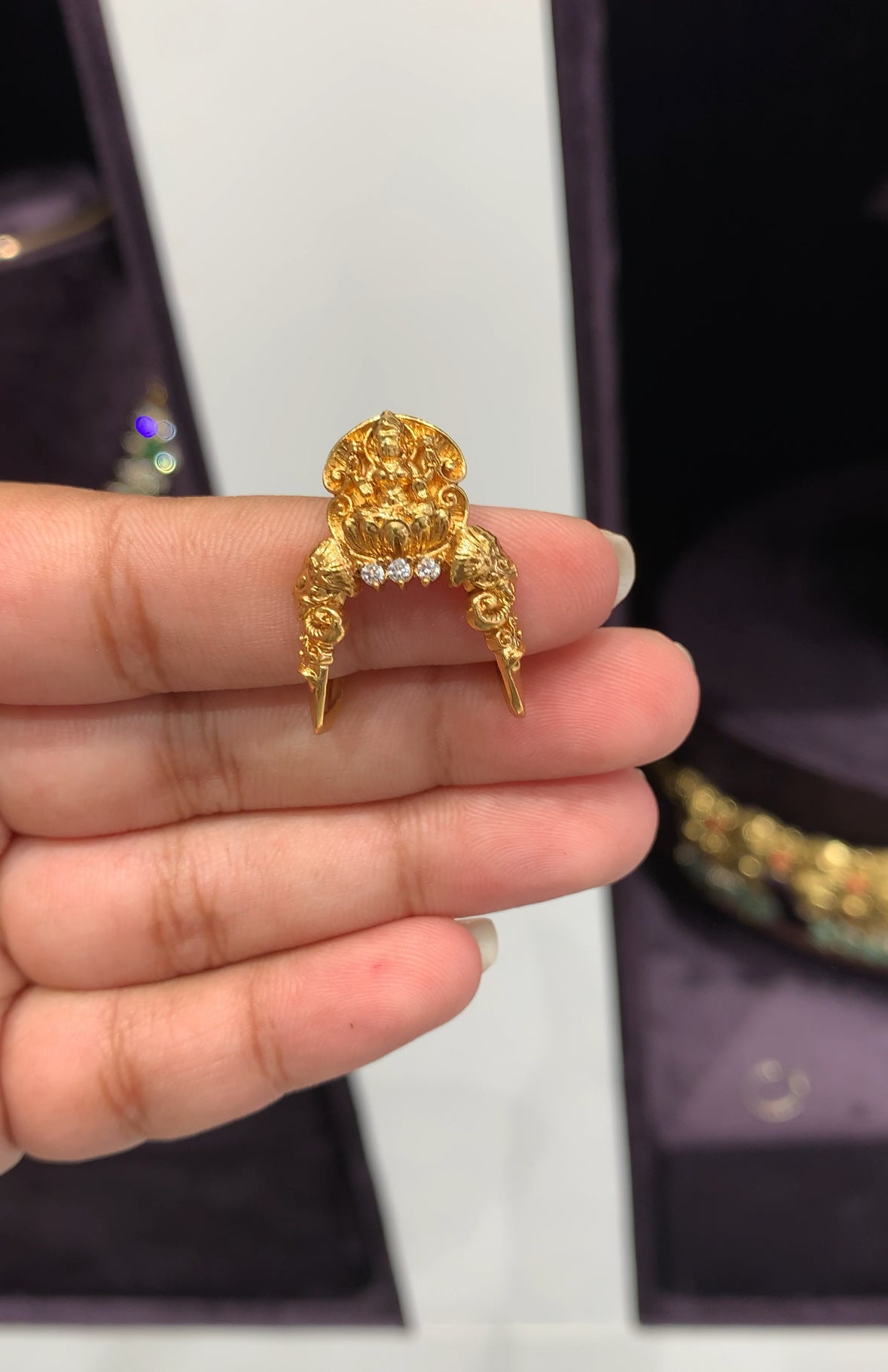 Beautiful traditional vanki ring freesize