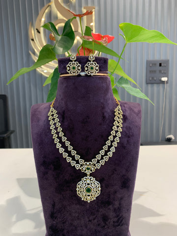 Beautiful mehandhi polish green  stone double step necklace