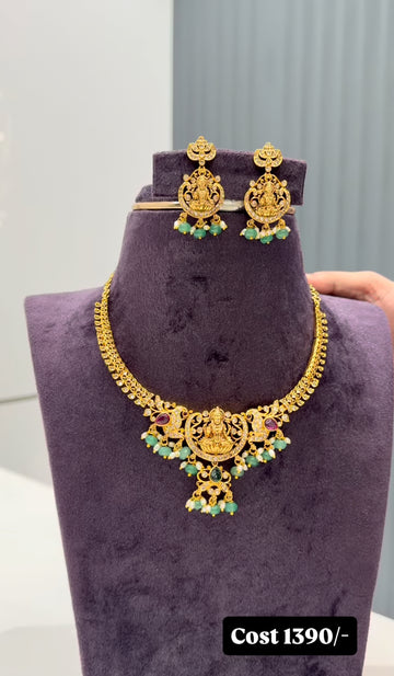 Beautiful kanti necklace