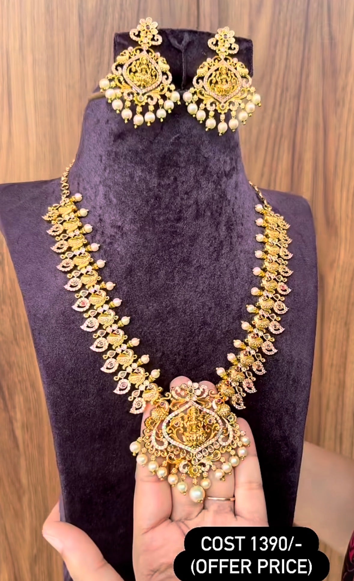 Beautiful nakshi necklace @ashadam offer price