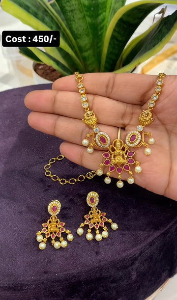 Beautiful simple necklace