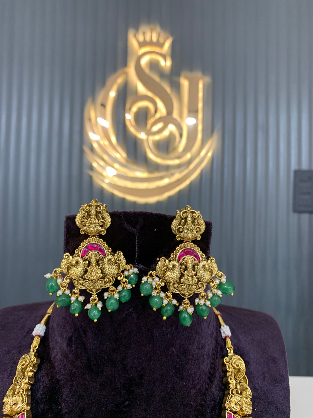 Premium jadav stone 3D necklace