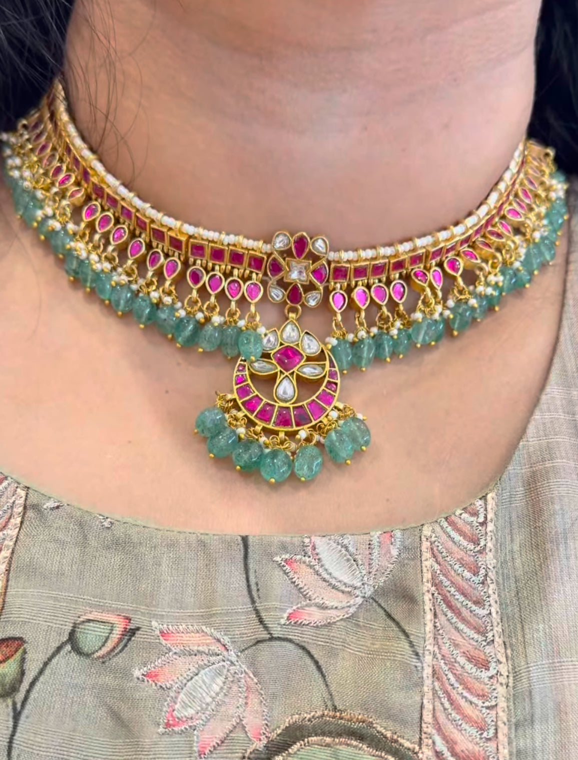 Beautiful jadav necklace/chocker