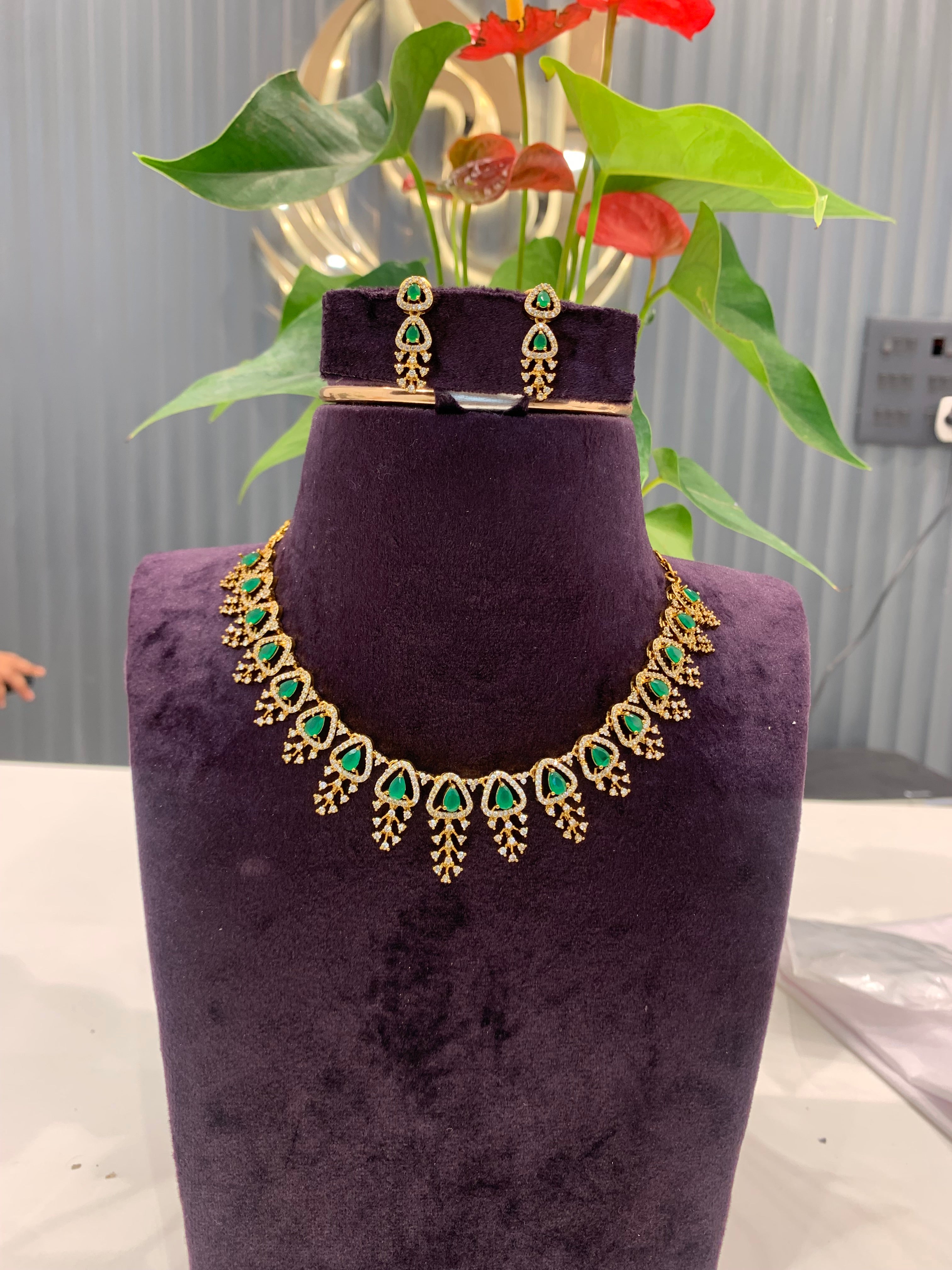 Beautiful green stone neckset