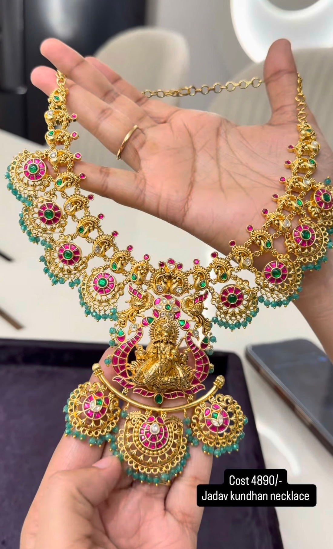 Beautiful jadav necklace