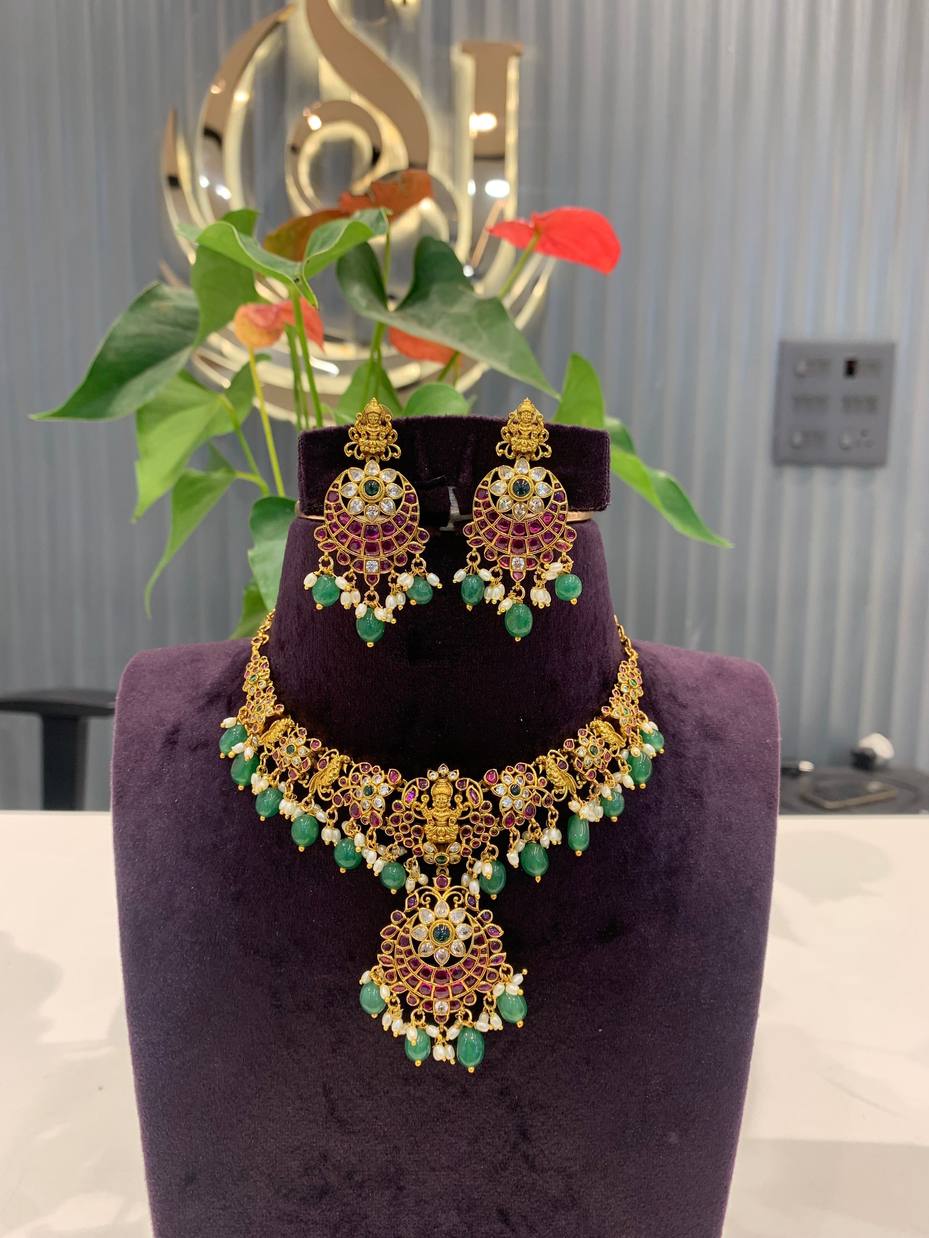 Beautiful customised trendy necklace