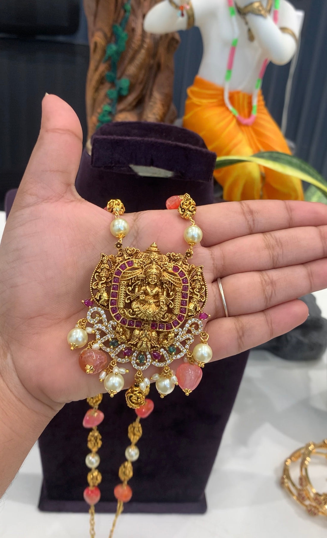 Beautiful customised locket with beads set