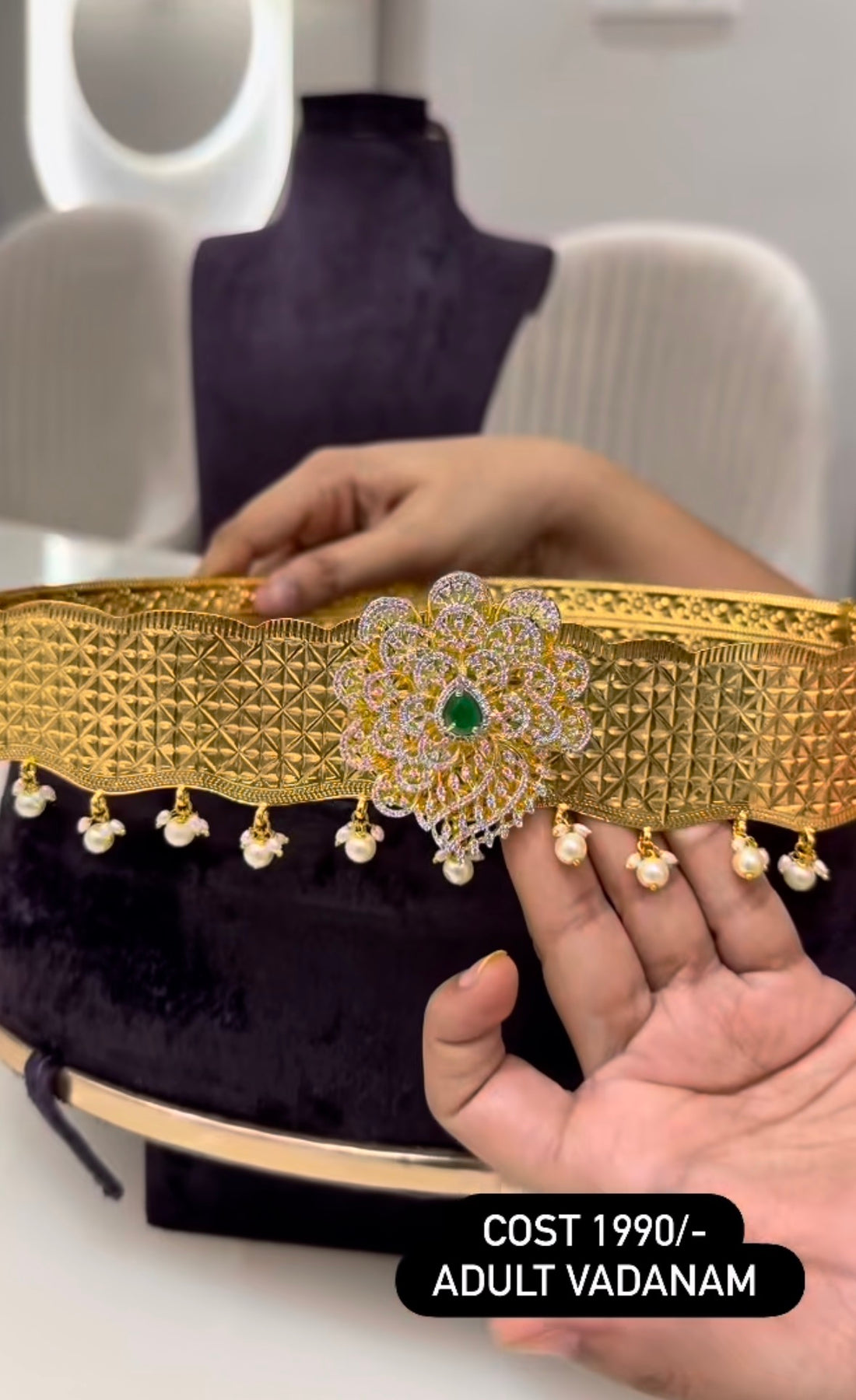 Beautiful adult hipbelt with GJ polish pendant