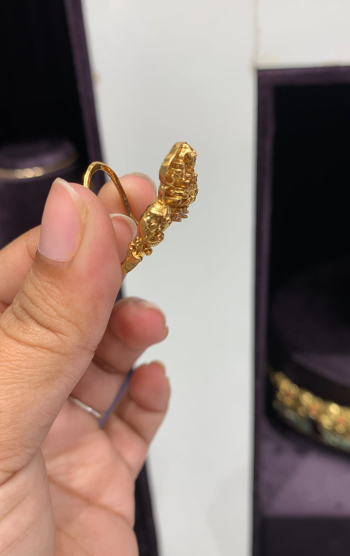Beautiful traditional vanki ring freesize