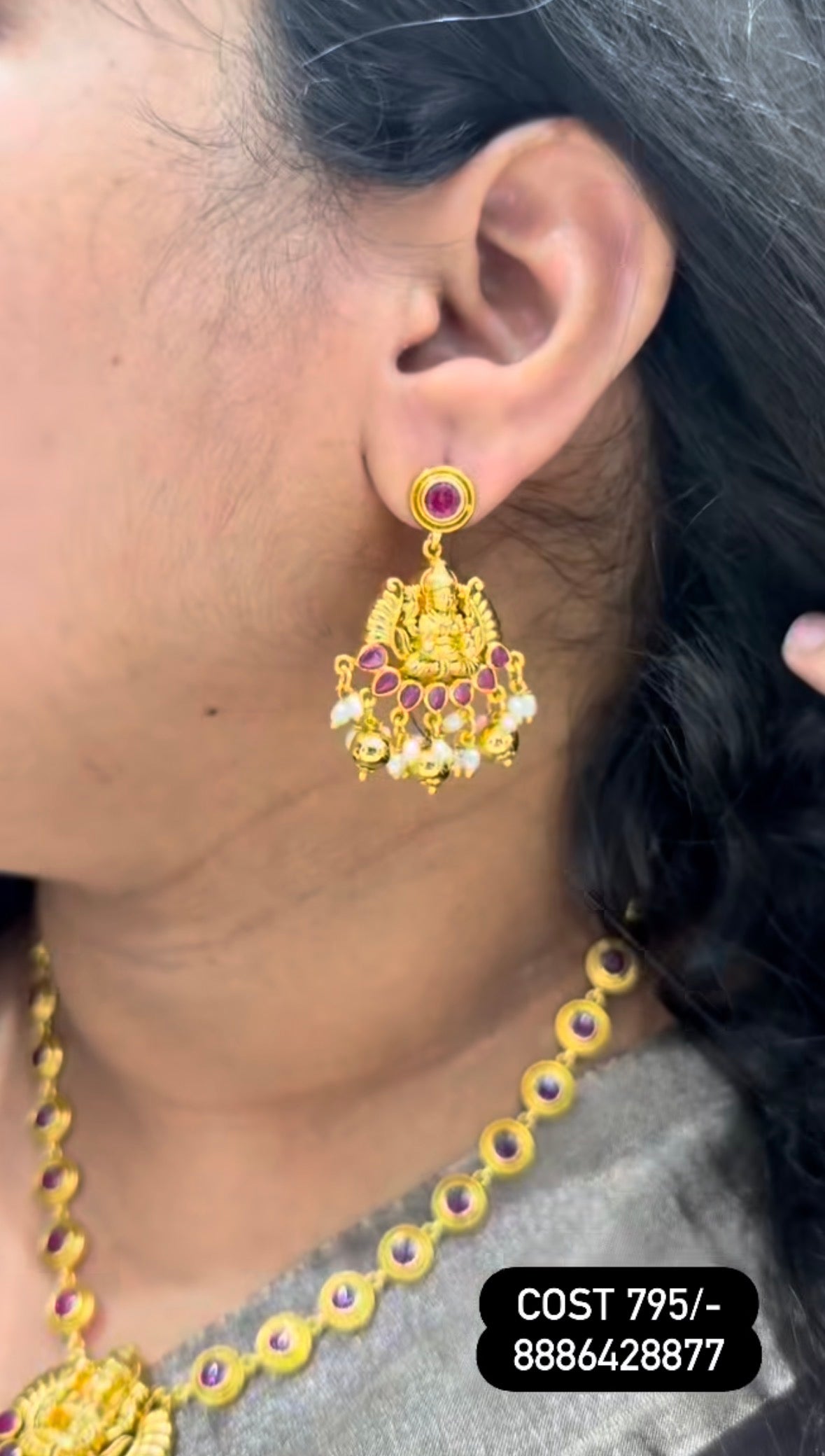 Beautiful simple traditional necklace