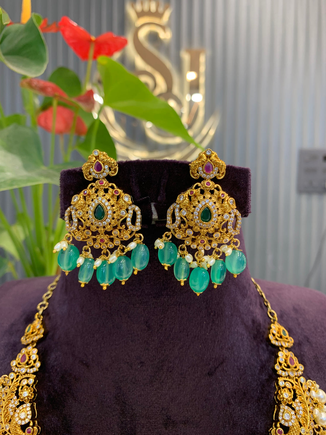 Beautiful heavy neckset